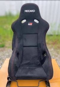 GR Yaris GRMN driver side Recaro seat with airbag