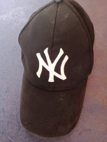 Black NY Yankee new era cap nike adidas puma levis