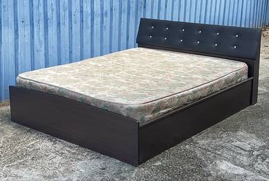 Queen Size Bed + Spring Mattress 8” / Katil Tilam