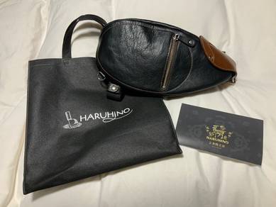 Haruhino Slingbag