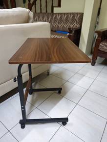 Height adjustable table