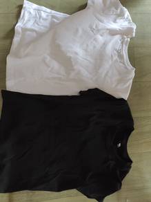 Uniqlo Black and White kids T 2in1