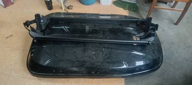 Roof box+universal crossbar