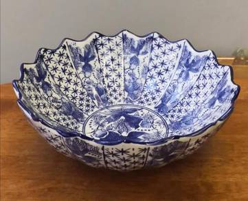 Oriental blue white bowl fish motiff