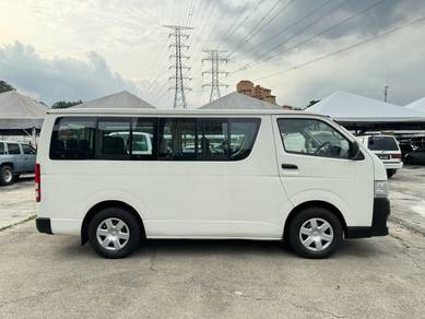 2011 Toyota Hiace 2.5 Window Van 15 SEAT LOW ROOF