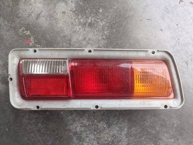 Lampu belakang kanan KE30