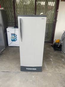 Jenama Toshiba 1pintu peti sejuk 215L