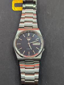 Vintage Seiko 5 Automatic Watch