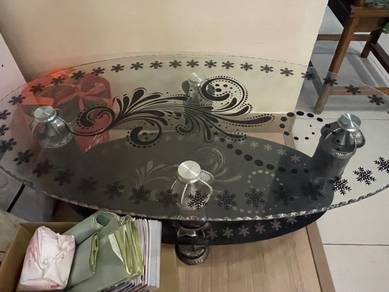 glass table 