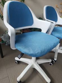 Set of 2 Blue and White Swivel Office Chairs