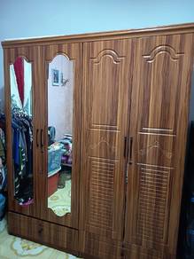 Almari Baju 4 pintu