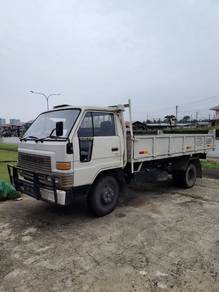 Daihatsu 3 Ton Lorry with Jack