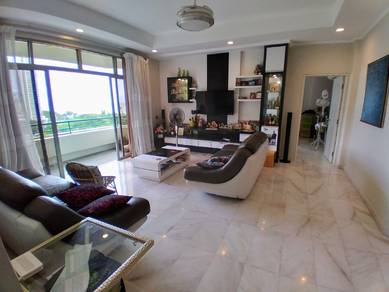 Condominium For Sale in Diamond Villa