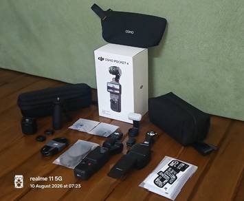 DJI Osmo Pocket 4 Creator Combo 