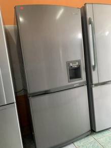 Huge big Samsung Peti Sejuk Refrigerator Ais