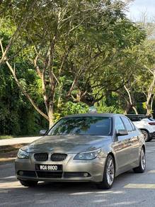 BMW 523i 23i M SPORT in Seri Kembangan, SGR