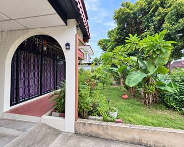 Semi-Detached House For Sale in Gelugor,PNG