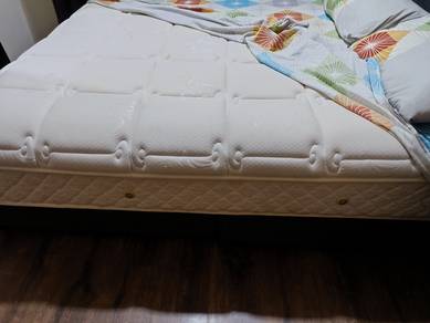 King sized mattress (used)