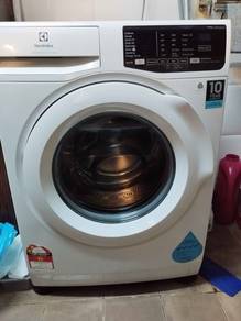 Electrolux Front Load Washing Machine 7.5 Kg