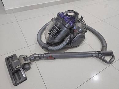 dyson vacuum 