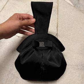 Lewre Black Wrist clutch bag/ Hand clutch purse