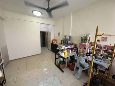 Apartment For Sale in Bayu Puteri 2