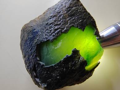 Batu Giok Jadeite Jed Hijau Muda Ais Kaca Burma