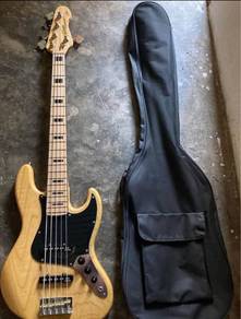 Vintage Reissued Series VJ75 5-string electric bas