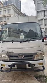 hino wu box van 14kaki