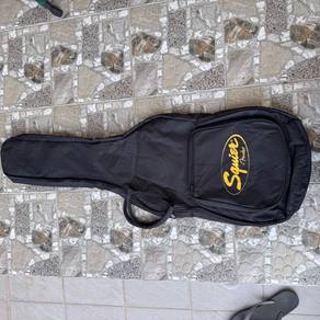 Squier Fender beg Gitar