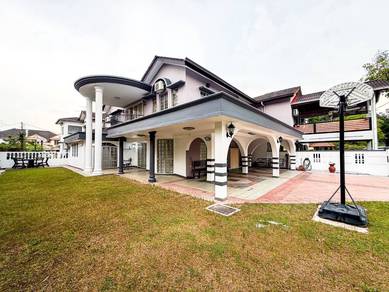 Semi-Detached House For Sale in Shah Alam,SGR