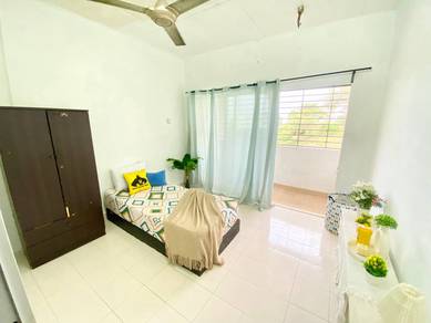 Room in Seri Kembangan, SGR