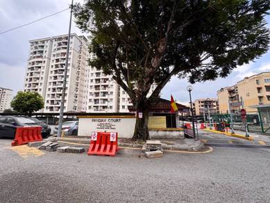 Condominium For Sale in Pandan Court