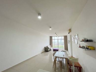 Condominium For Rent in Midfields