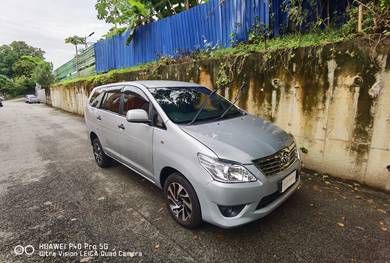 Toyota Innova E in Greenlane, PNG
