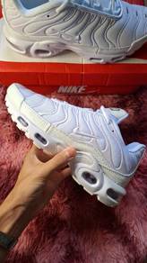 Nike tn white