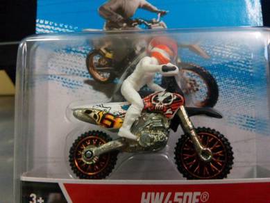 2013 Hotwheels HW450F and rider motorcycle