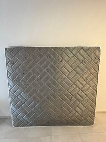 Selling a King size Spring Care Mattress (firm, 36