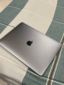 Macbook Pro 2017 8gb RAM 256gb ssd