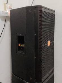 JBL SRX715 speaker
