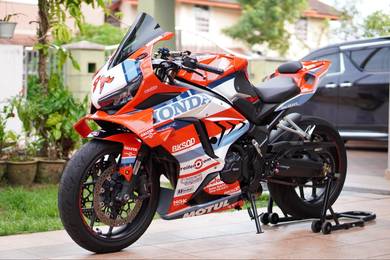 Honda CBR650R