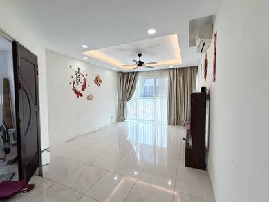 Condominium For Sale in The Clovers