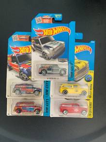 Hot Wheels ‘67 Austin Mini Van Set