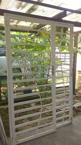 Grill pintu 