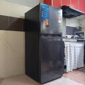 Peti Ais Midea Inverter Quattro 240L 2 Door Fridge
