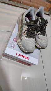 larrie original 
