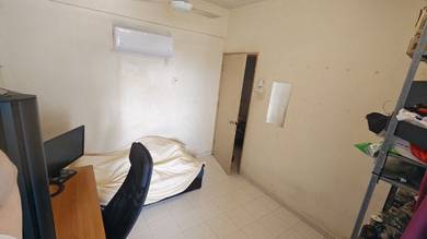 Room in Bukit Jalil, KUL
