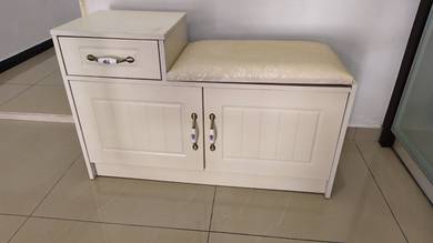 Shoe cabinet, padded seat & drawer / Kabinet kasut