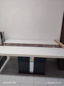 Meja makan batu 6 seater