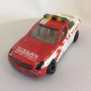 CFE169 2001 TOMY TOMICA 1:62 Nissan Skyline white